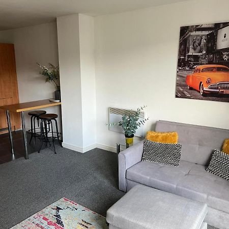 City Centre 1 Bed Apartment With Free On Site Parking With Cctv By Lets Relocations Бирмингем Экстерьер фото