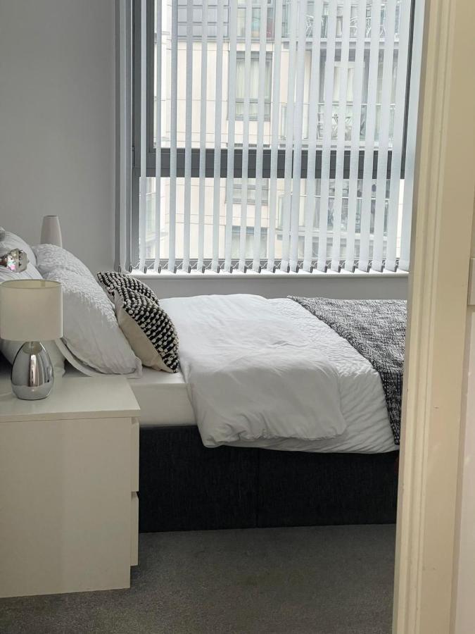 City Centre 1 Bed Apartment With Free On Site Parking With Cctv By Lets Relocations Бирмингем Экстерьер фото