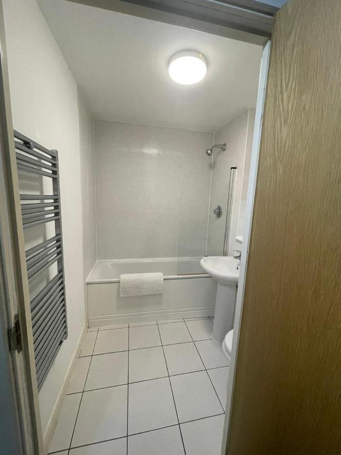 City Centre 1 Bed Apartment With Free On Site Parking With Cctv By Lets Relocations Бирмингем Экстерьер фото